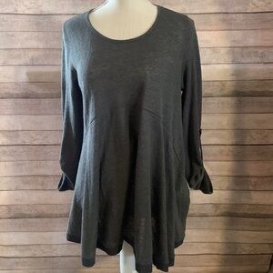 She + Sky Women’s Sweater Size M.